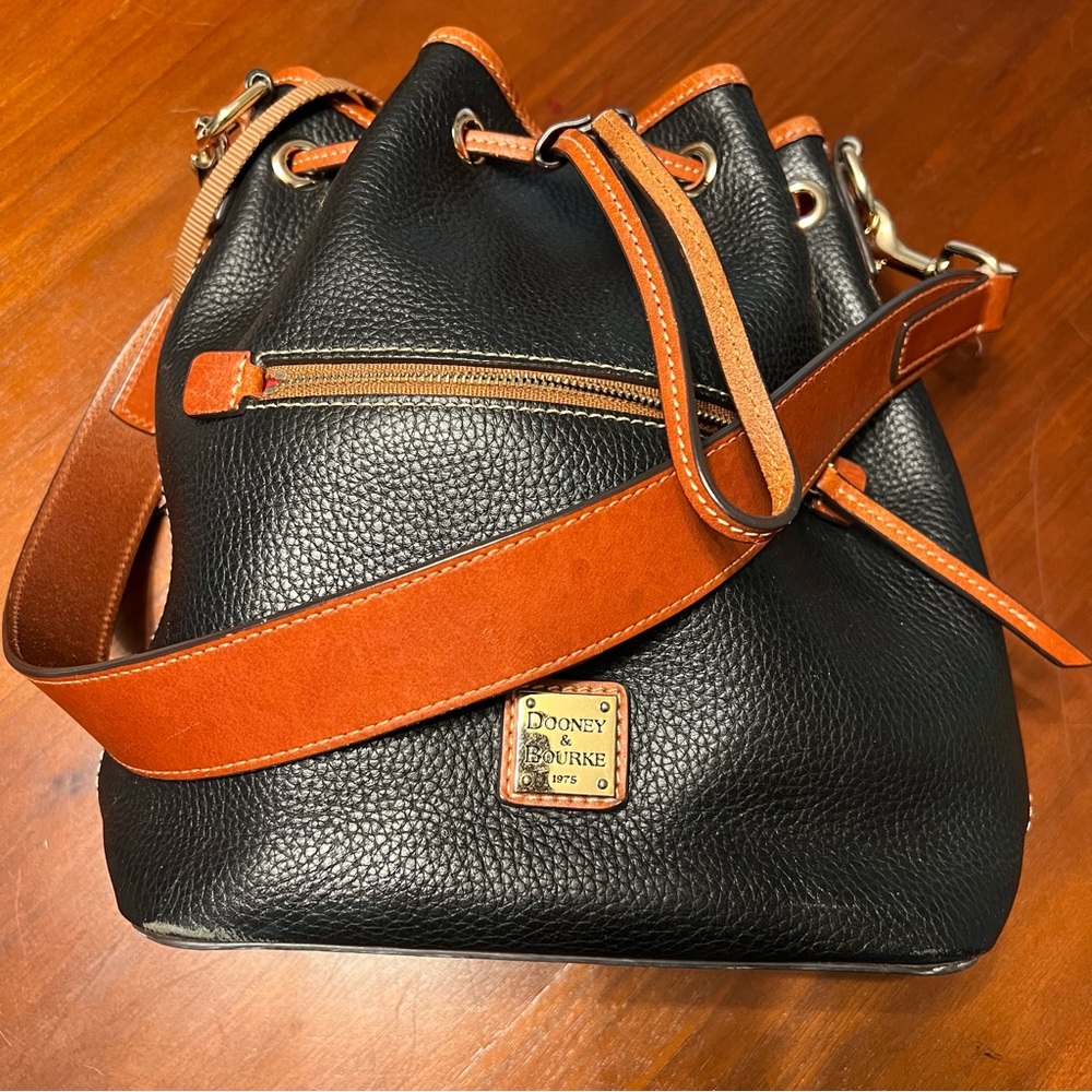 Dooney and Bourke bucket bag black pebbled leather shoulder strap